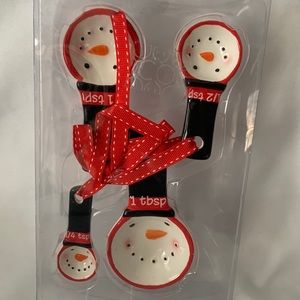 Christmas ceramic measuring spoons;